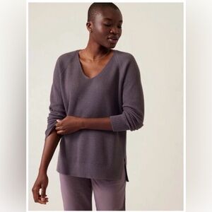 Athleta Hanover Merino Wool Blend V-Neck Sweater in Dusk Violet Size XL